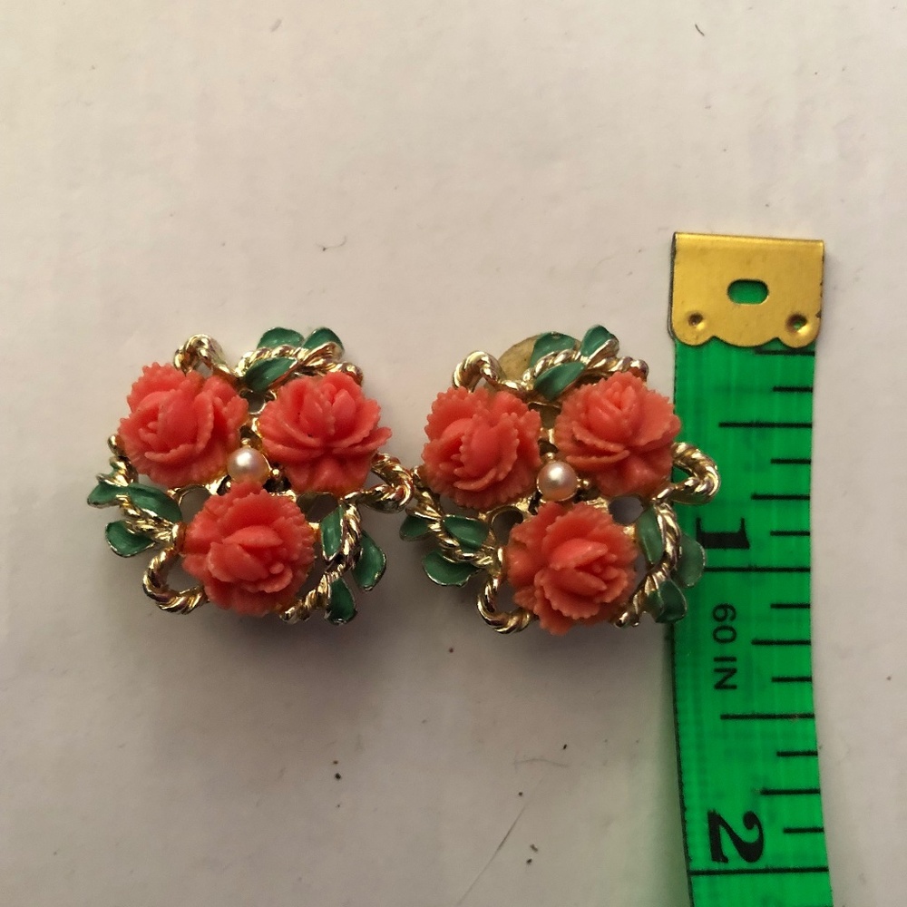 Vintage flower earrings